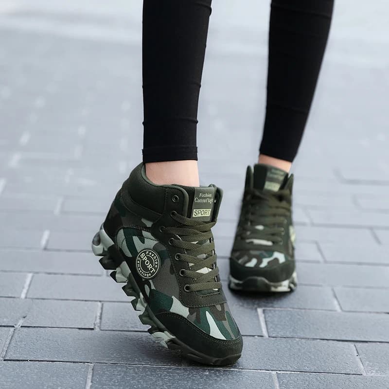 Camouflage Platform Sneakers with Hidden Heel for Women - Canvas Casual Wedge Shoes in Plus Size 35-42 - XZ122