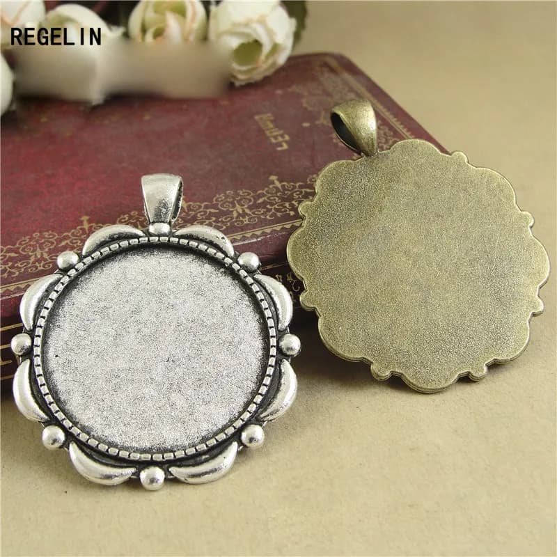 REGELIN High Qualtity 10pcs/lot inner 30 mm Flower Antique Bronze/Antique Silver Blank Tray Alloy Pendant Blank